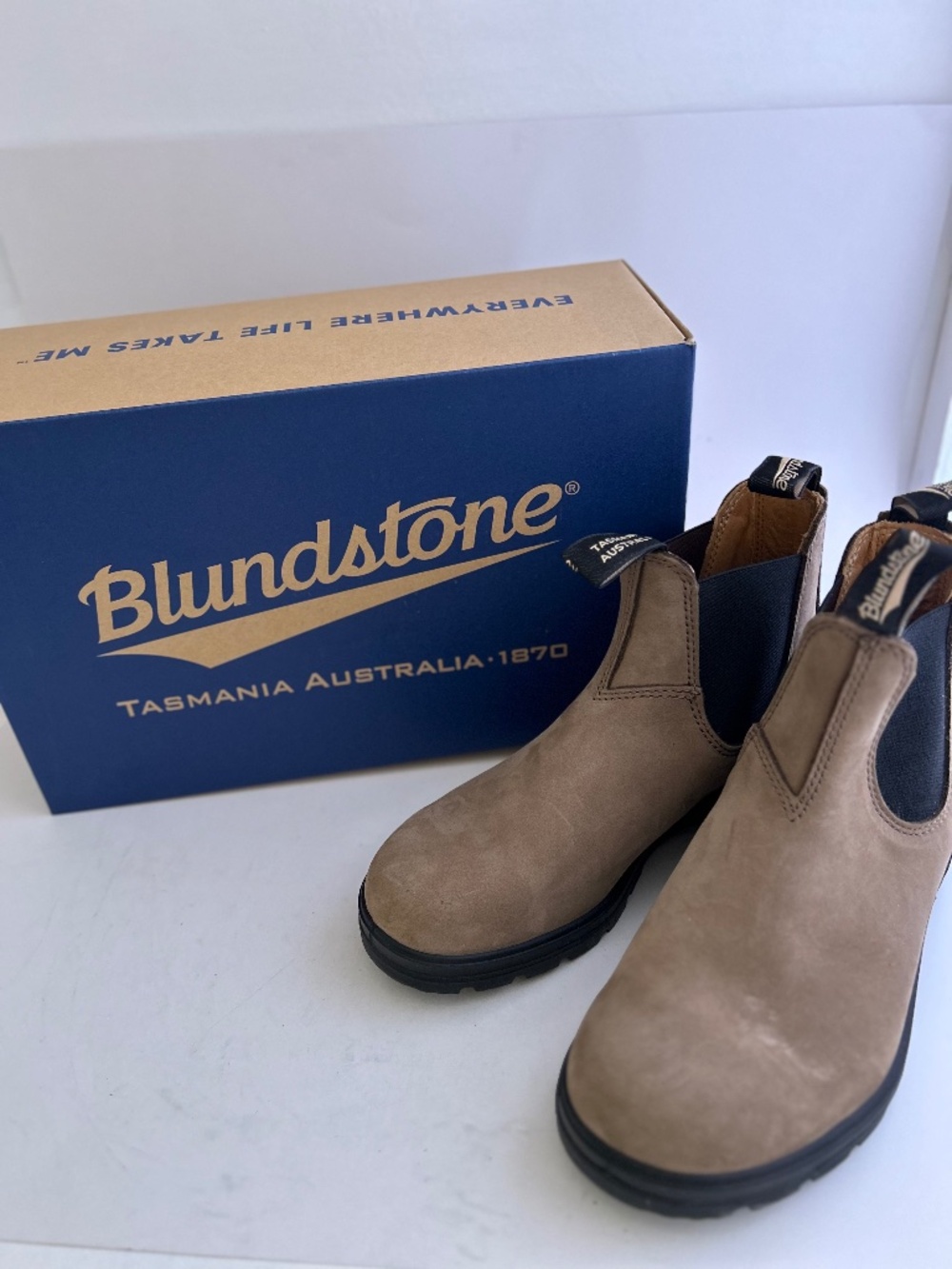 Blundstone Taupe Chelsea Boots with Black Elastic